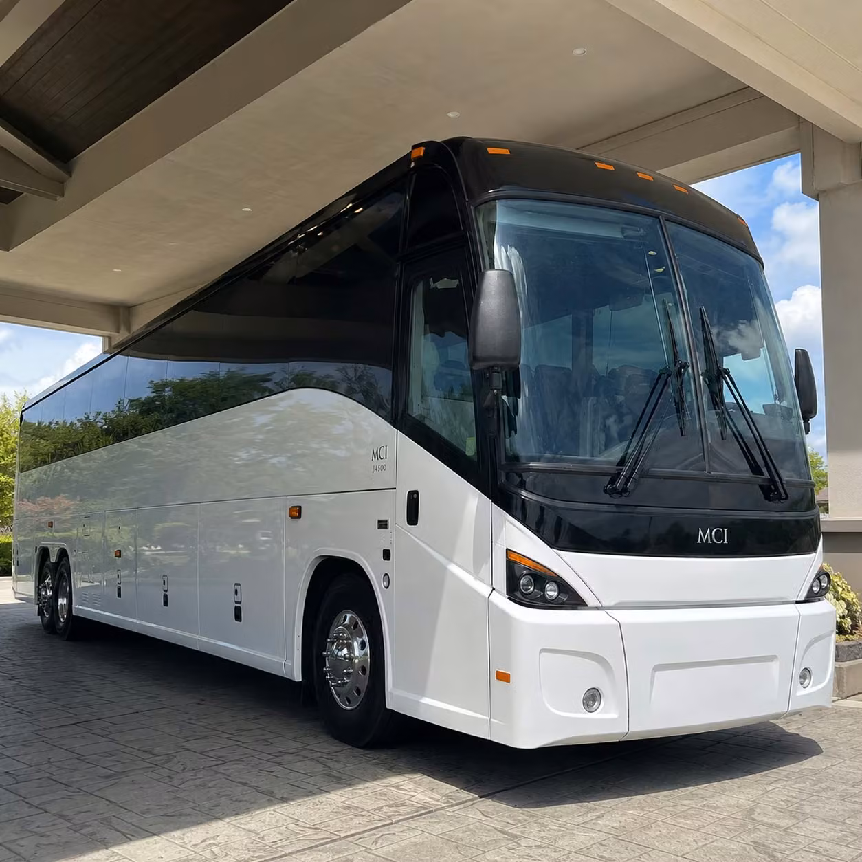 coordinating hotel pickups and multi stop airport runs across the quad cities