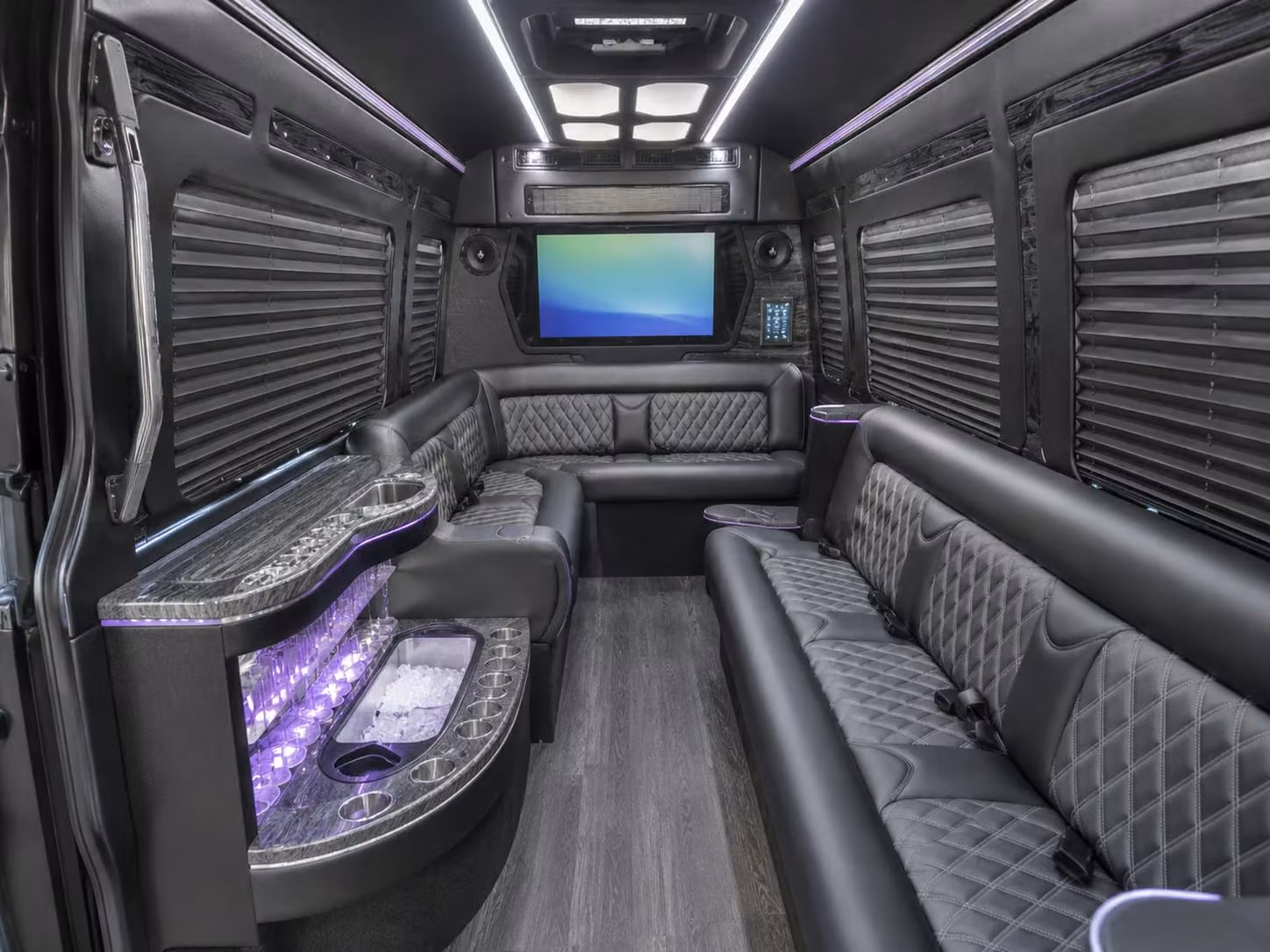 prescottcharterbuscompany com connects prescott construction companies with reliable crew shuttles